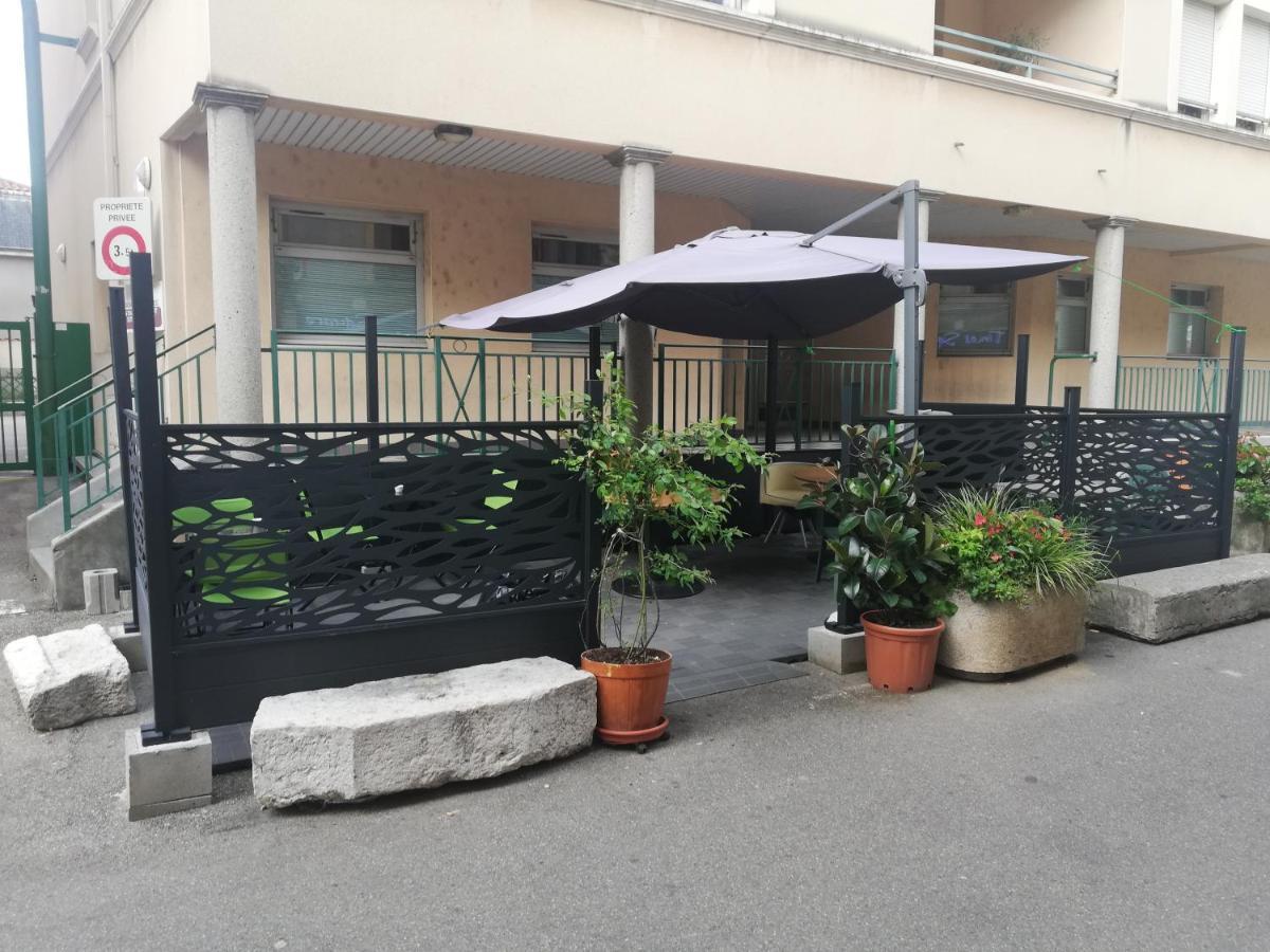 Bar Times Square Hotel Vienne  Bagian luar foto