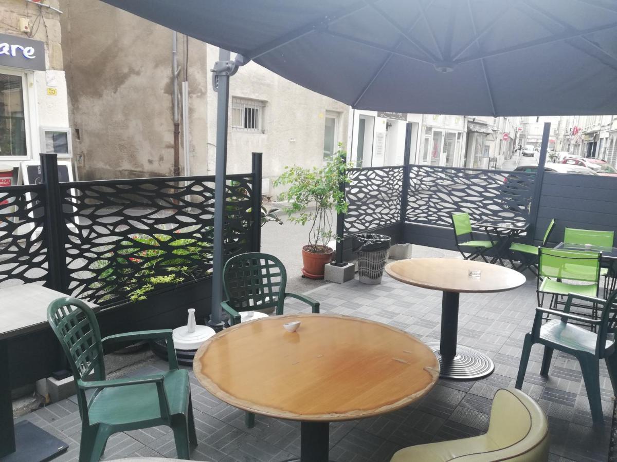 Bar Times Square Hotel Vienne  Bagian luar foto